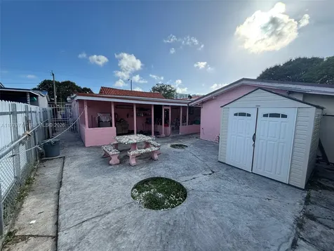 3533 NW 2nd Terrace Miami FL 33125