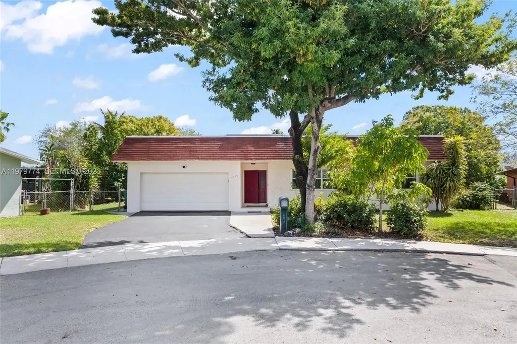 8310 SW 26th Place Davie FL 33328
