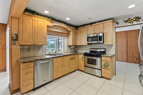 8310 SW 26th Place Davie FL 33328