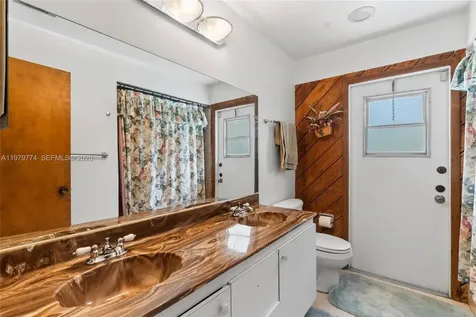 8310 SW 26th Place Davie FL 33328
