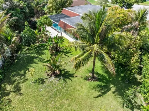 8310 SW 26th Place Davie FL 33328