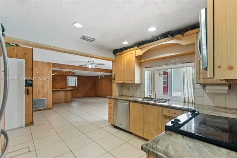 8310 SW 26th Place Davie FL 33328