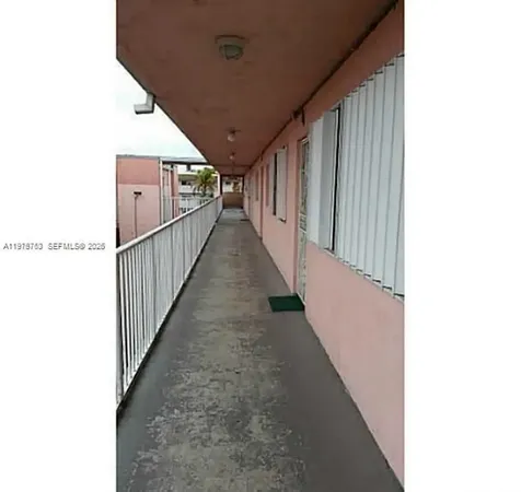 19825 SW 114th Avenue Miami FL 33157