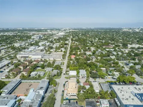 1302 NE 32nd Street Oakland Park FL 33334