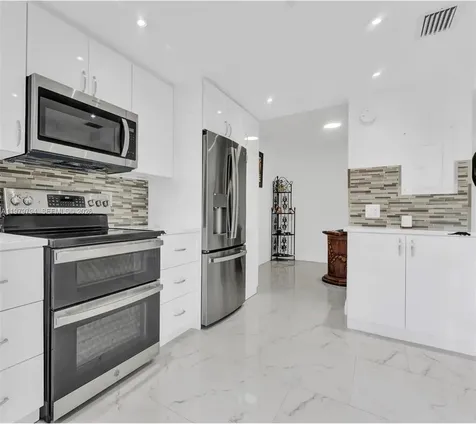 3661 Via Poinciana Lake Worth FL 33467