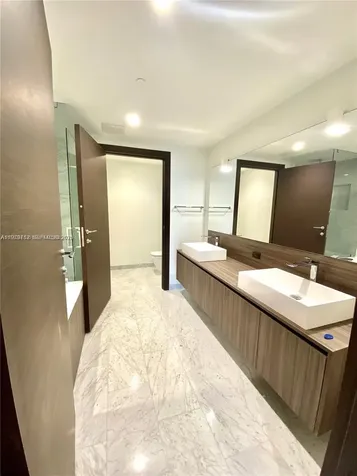 1000 Brickell Plaza Miami FL 33131