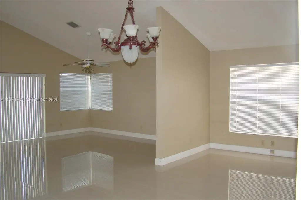 2784 Oakleigh Lane Davie FL 33328