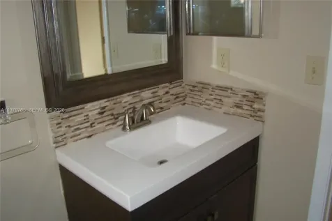 2784 Oakleigh Lane Davie FL 33328