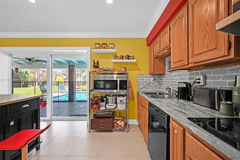 8935 SW 186th Terrace Cutler Bay FL 33157