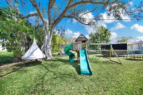 8935 SW 186th Terrace Cutler Bay FL 33157