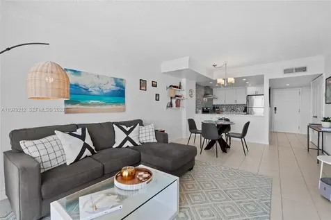 6900 Bay Drive Miami Beach FL 33141