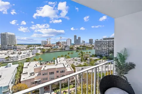 6900 Bay Drive Miami Beach FL 33141