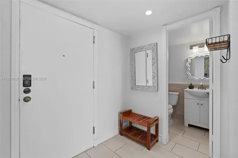 6900 Bay Drive Miami Beach FL 33141