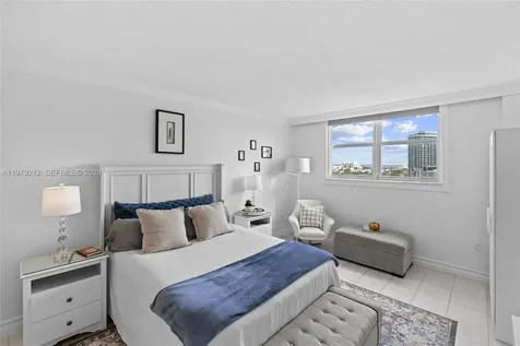 6900 Bay Drive Miami Beach FL 33141