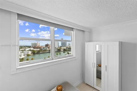 6900 Bay Drive Miami Beach FL 33141
