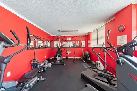 6900 Bay Drive Miami Beach FL 33141