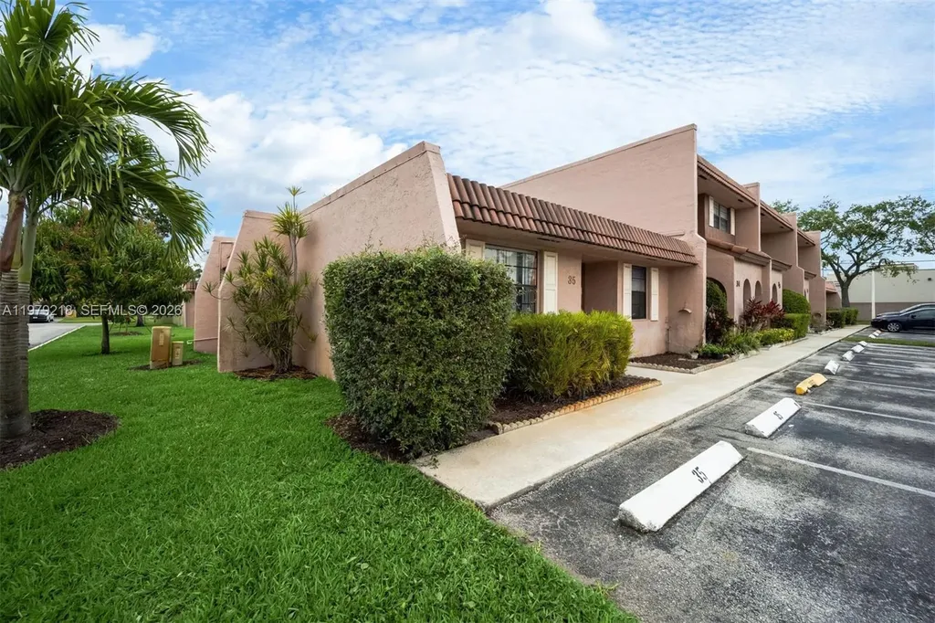 35 Cortez Way Davie FL 33324