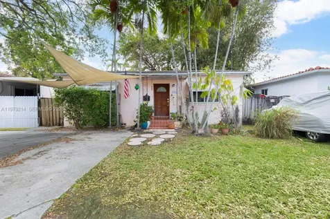 2710 SW 28th Court Miami FL 33133