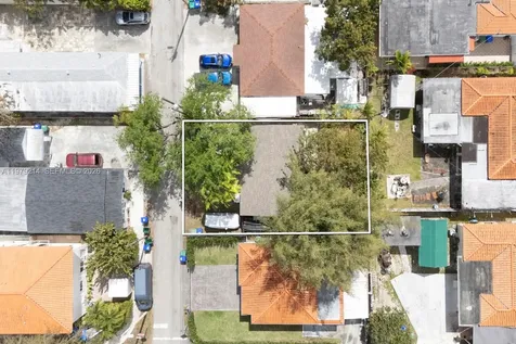 2710 SW 28th Court Miami FL 33133