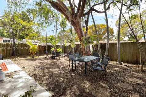 2710 SW 28th Court Miami FL 33133