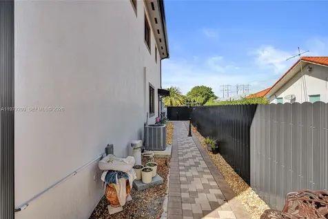 13676 SW 33rd Terrace Miami FL 33175