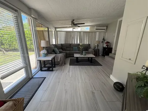 160 South Drive Miami Springs FL 33166