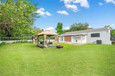 160 South Drive Miami Springs FL 33166