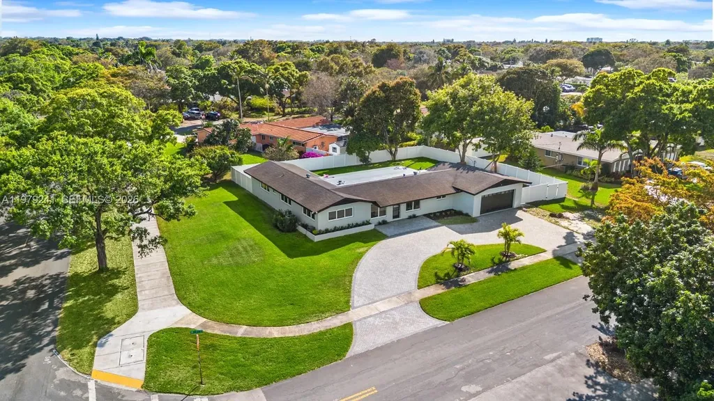 5402 SW 1st Court Plantation FL 33317
