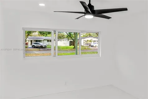 5402 SW 1st Court Plantation FL 33317