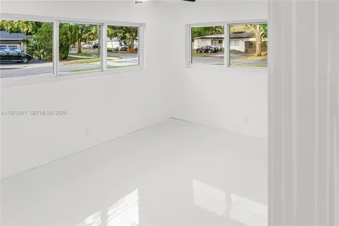 5402 SW 1st Court Plantation FL 33317