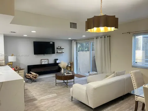 568 N University Drive Plantation FL 33324