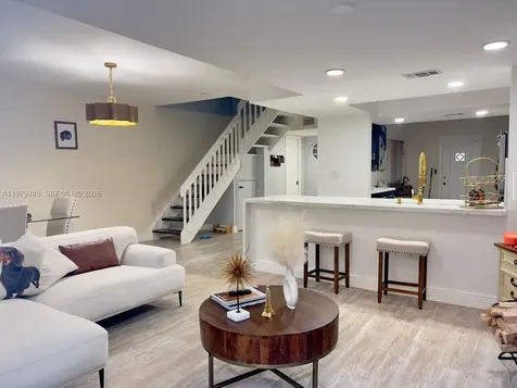 568 N University Drive Plantation FL 33324