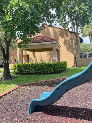 568 N University Drive Plantation FL 33324
