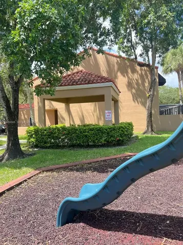 568 N University Drive Plantation FL 33324