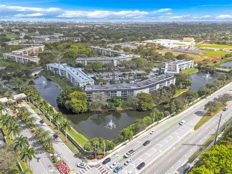 2502 Antigua Terrace Coconut Creek FL 33066