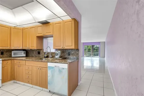 2502 Antigua Terrace Coconut Creek FL 33066