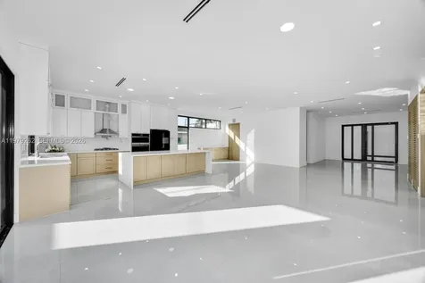 472 S Royal Poinciana Boulevard Miami Springs FL 33166