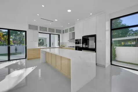 472 S Royal Poinciana Boulevard Miami Springs FL 33166