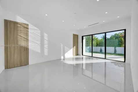 472 S Royal Poinciana Boulevard Miami Springs FL 33166