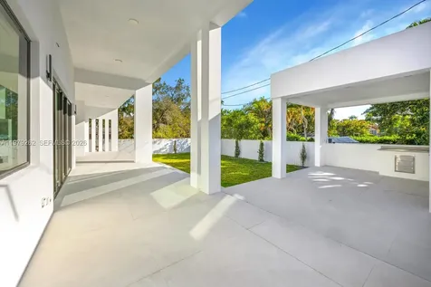 472 S Royal Poinciana Boulevard Miami Springs FL 33166