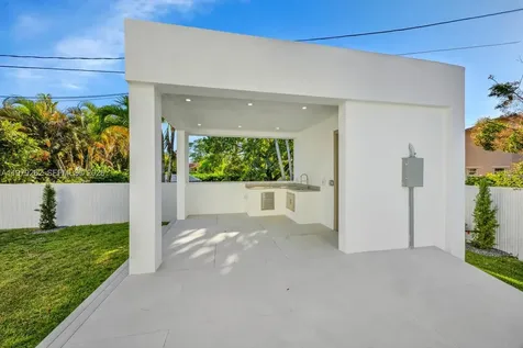472 S Royal Poinciana Boulevard Miami Springs FL 33166