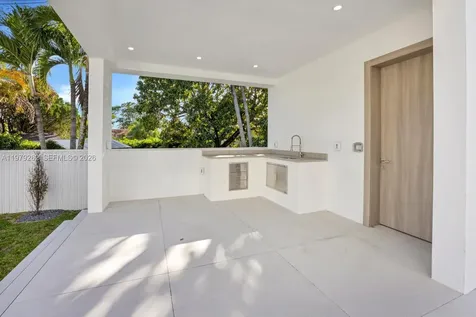 472 S Royal Poinciana Boulevard Miami Springs FL 33166