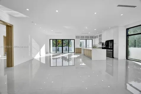 472 S Royal Poinciana Boulevard Miami Springs FL 33166