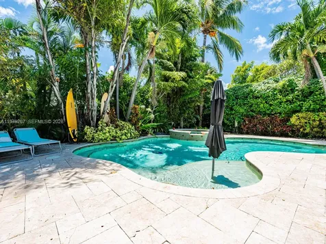 8927 Hawthorne Avenue Surfside FL 33154