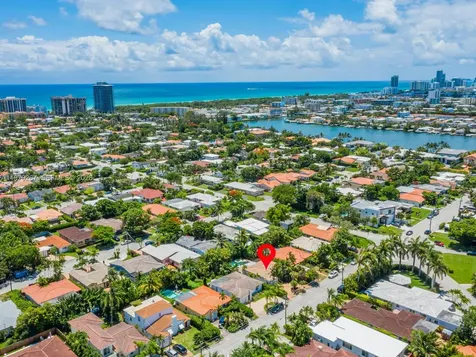 8927 Hawthorne Avenue Surfside FL 33154