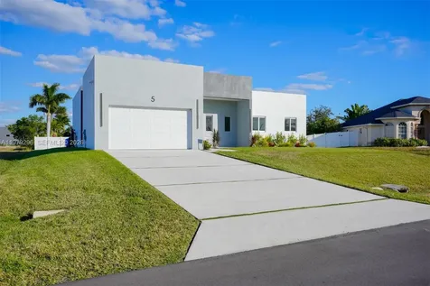 5 SW 26th Place Cape Coral FL 33991