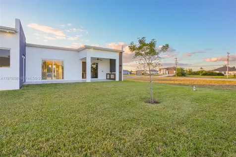 5 SW 26th Place Cape Coral FL 33991