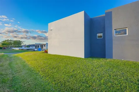 5 SW 26th Place Cape Coral FL 33991