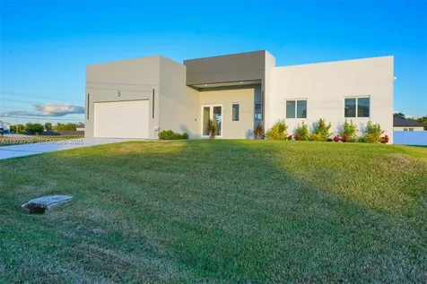 5 SW 26th Place Cape Coral FL 33991