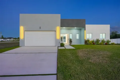 5 SW 26th Place Cape Coral FL 33991